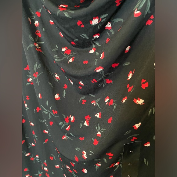 NWT Banana Republic black sleeveless floral print top - Picture 3 of 4